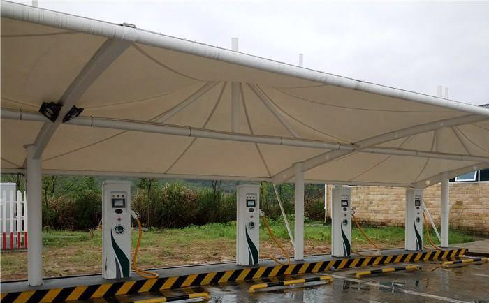 停車場內的一處主充電樁膜結構工程