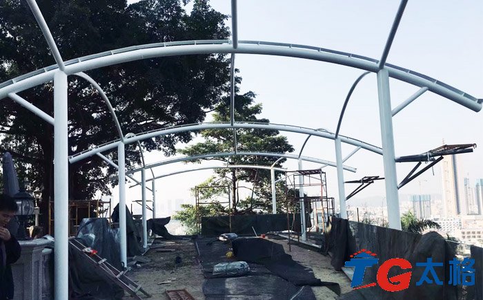 平湖景觀景觀膜施工現(xiàn)場