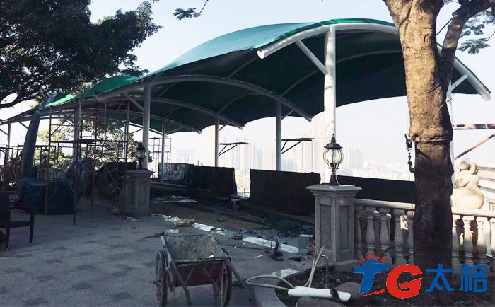 平湖景觀景觀膜施工現(xiàn)場完成