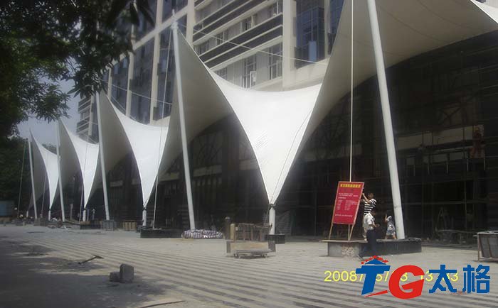 深圳楓葉城市酒店景觀膜結構工程