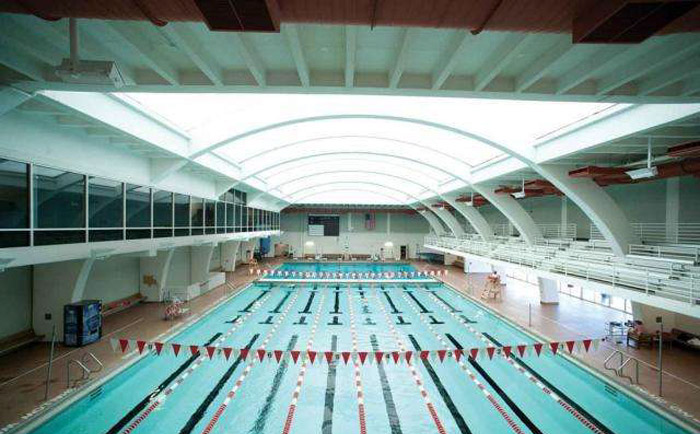 戴德蒙運動中心游泳館