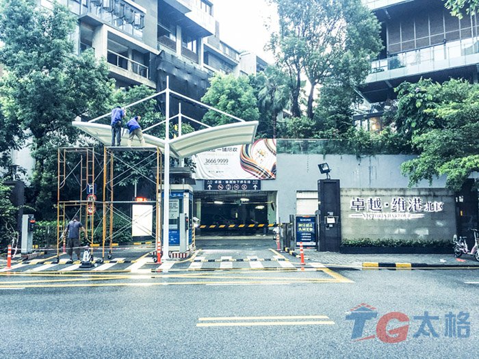 深圳南山卓越維港出入口雨棚膜結構