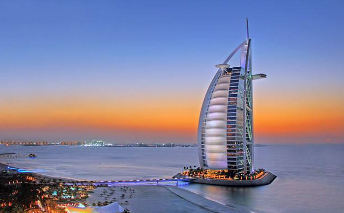 迪拜帆船酒店也是一個膜結構建筑