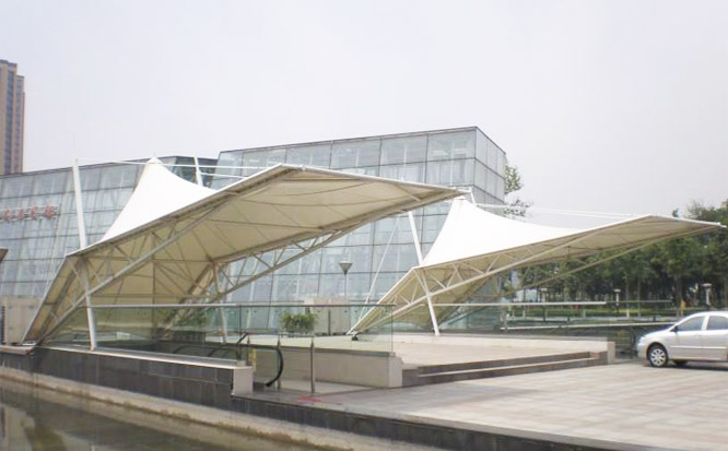 城市之窗造型的出入口膜結構建筑