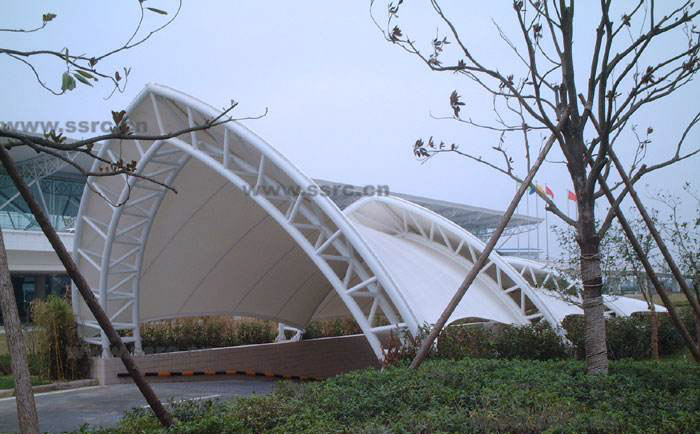 地下停車場的膜結構出入口建筑